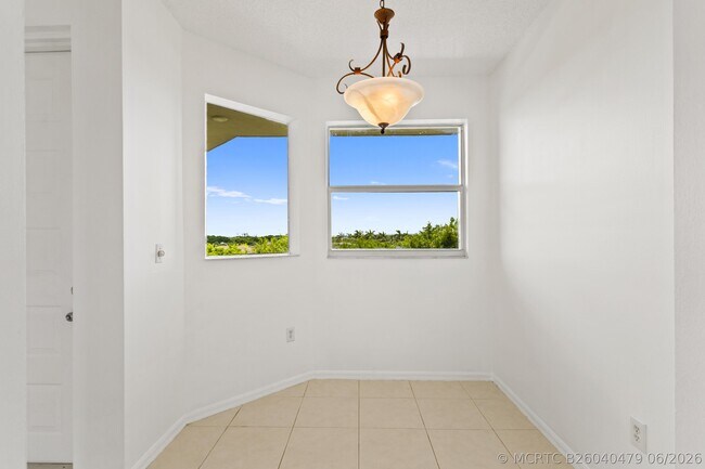 Building Photo - 27 Royal Palm Way