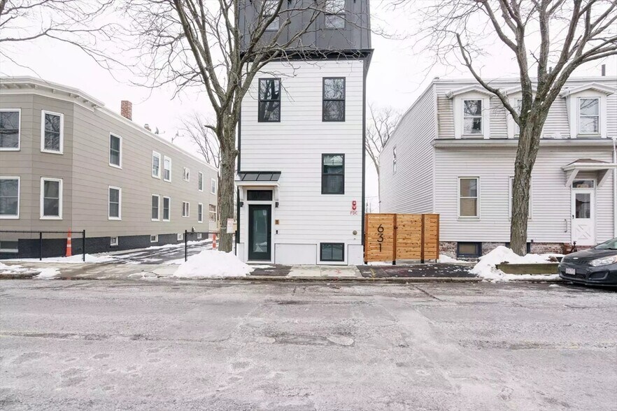 Primary Photo - 631 Saratoga St