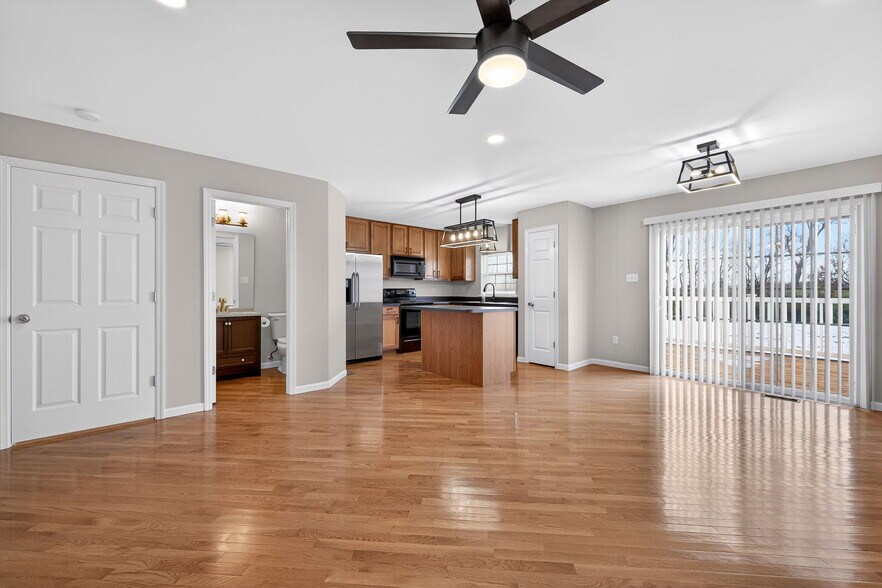 Building Photo - 373 Montclair Tower Dr