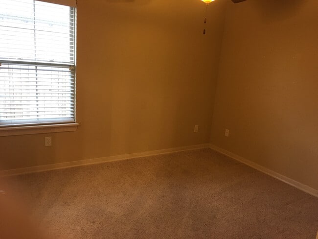 Building Photo - Salem Heights Subdivision