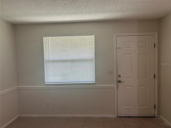 Building Photo - 3830 Valley Tree Dr