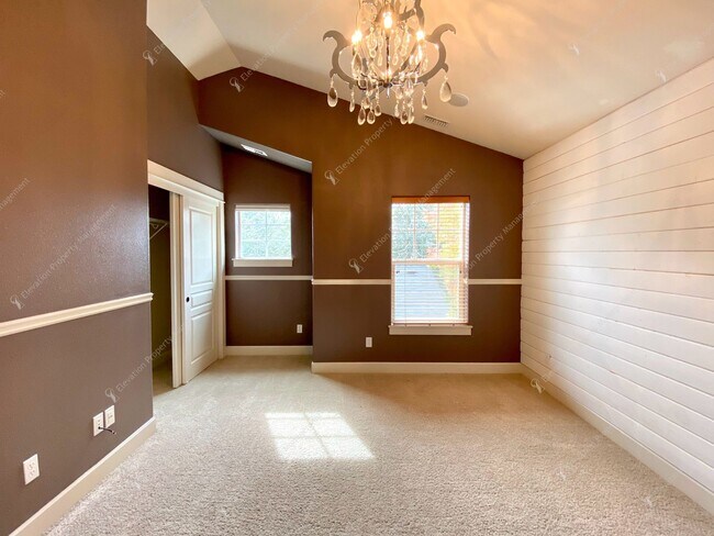 Building Photo - 3BR - 2.5 BA Charming Greenway Home in Lar...