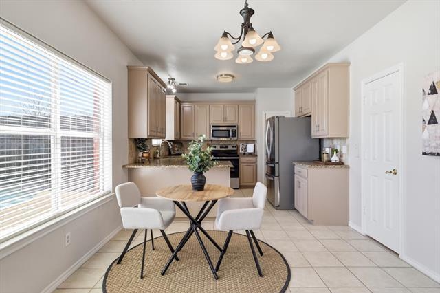 Building Photo - 4704 Ericksen Dr