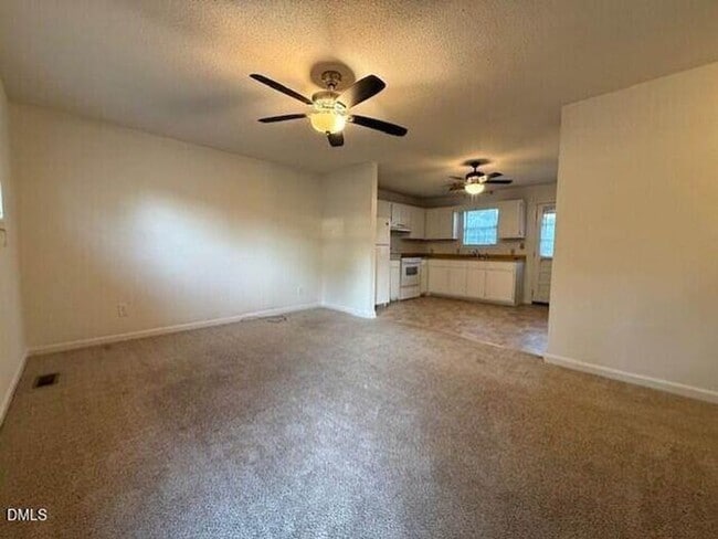 Building Photo - Adorable 2 bed Duplex in Wake Forest! Close to Downtown!