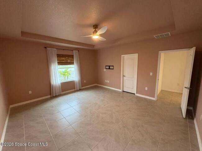 Building Photo - 2412 Carrick St