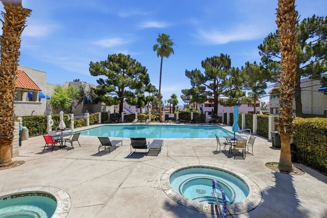 Building Photo - Upgraded 2 bedroom 2 bath upstairs condo