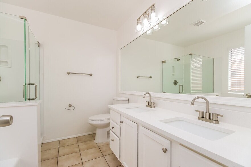Building Photo - 773 E Kesler Ln
