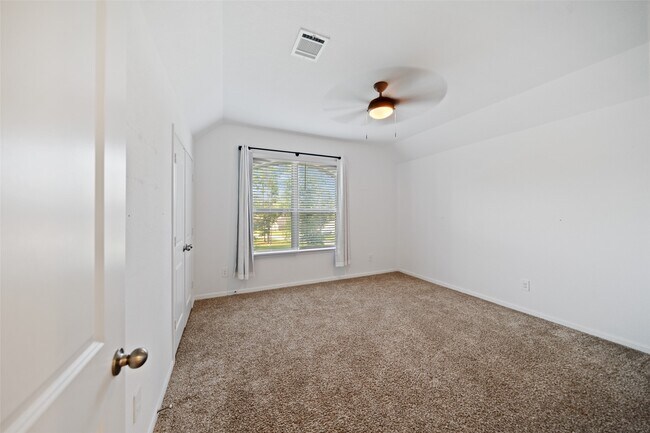 Building Photo - 105 Whelan Ln