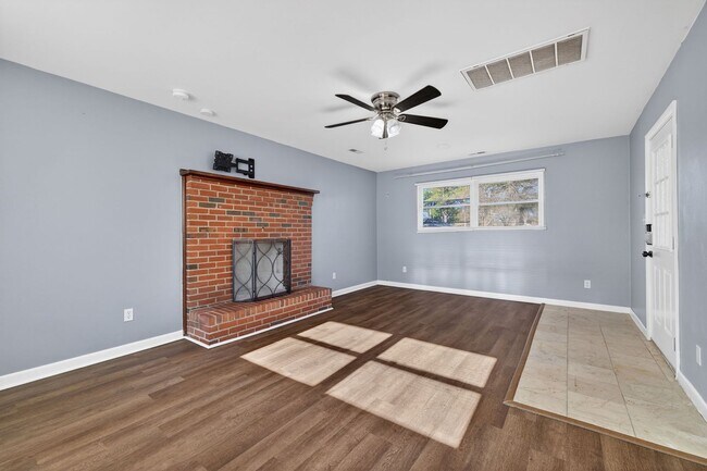 Building Photo - 4713 Clintwood Dr