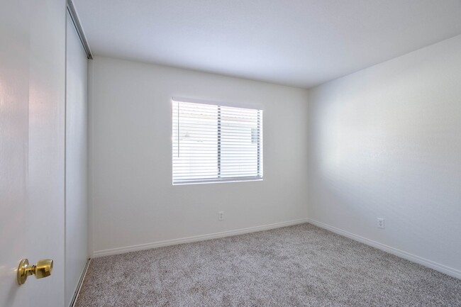 Building Photo - 3 bedroom 2 baths Murrieta