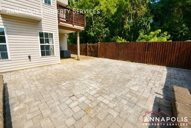 Building Photo - 888 Stonehurst Ct