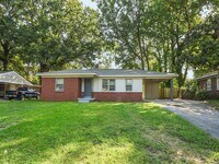 Building Photo - NEWLY UPDATED 3 bed, 1.5 bath home.