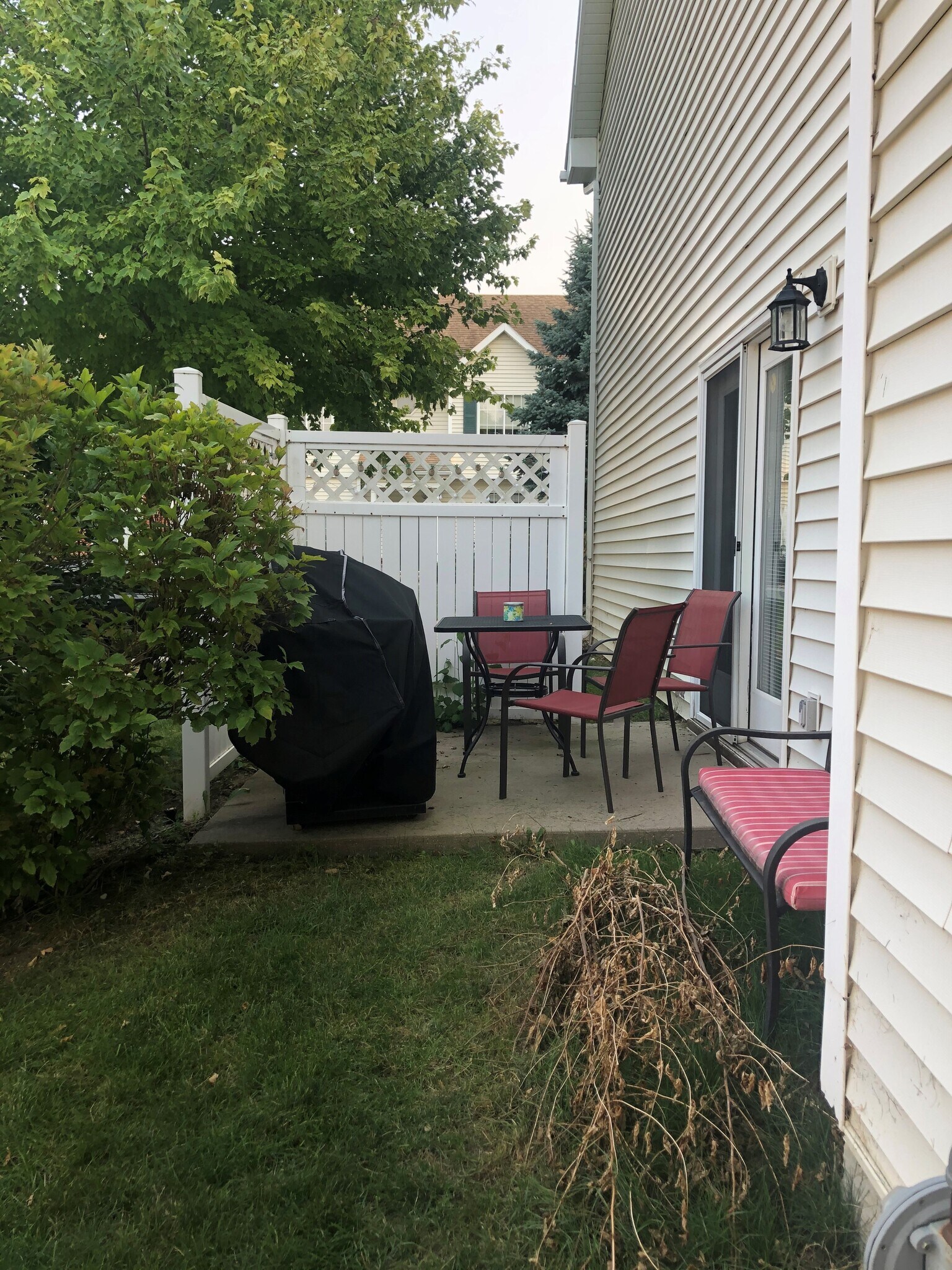 Private Patio off kitchen - 2154 Ridgeview Cir