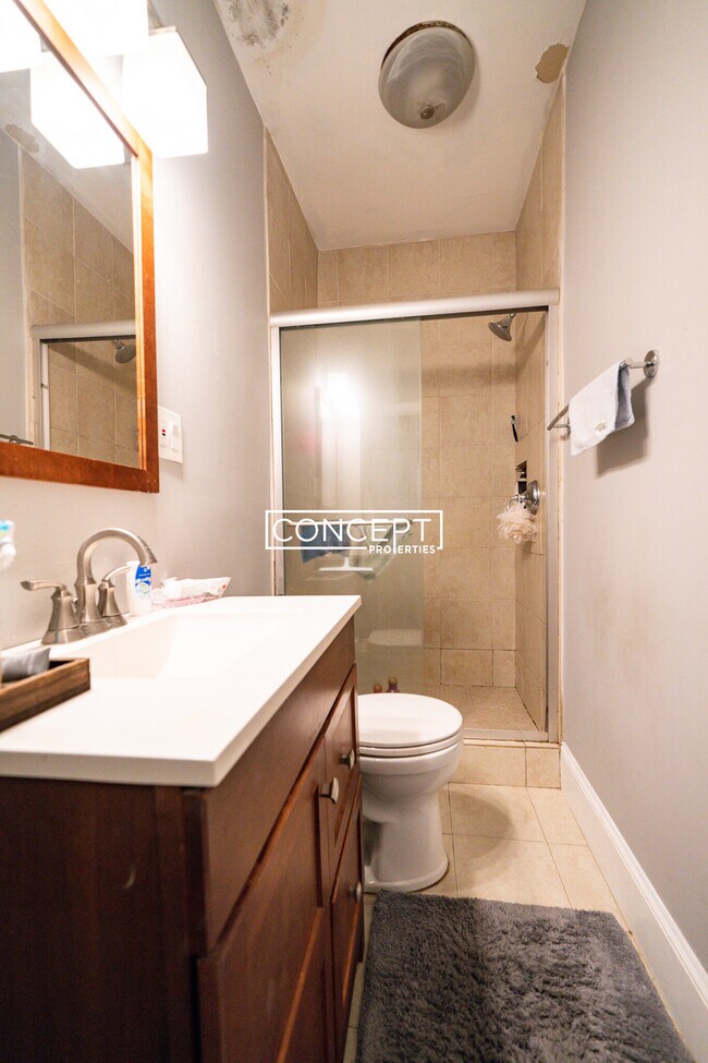 Building Photo - 98 Calumet St