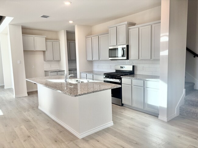 Building Photo - 2700 Gladewater Rd