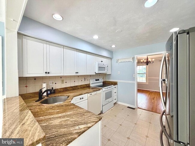 Building Photo - 3141 Gershwin Ln