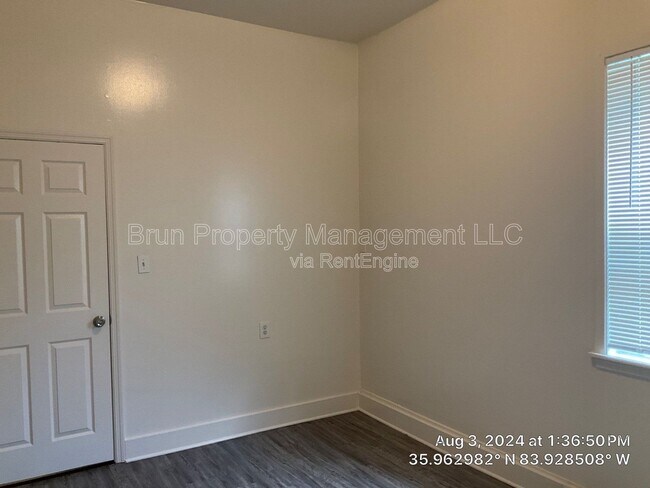 Building Photo - 1206 Forest Ave