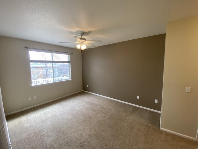Building Photo - 2115 Grays Peak Dr