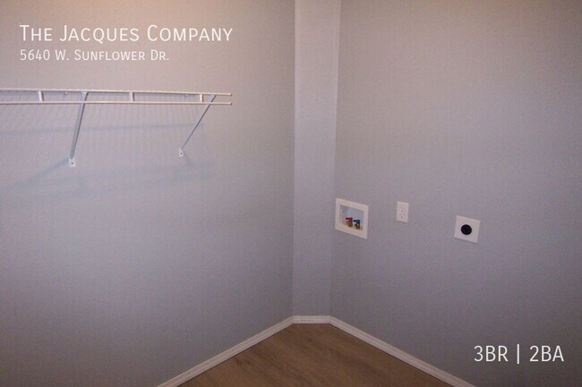 Building Photo - 5640 W Sunflower Dr