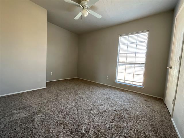 Building Photo - 122 W Way Dr