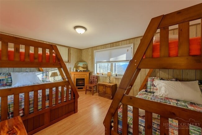 Building Photo - 1776 Beech Mountain Pkwy