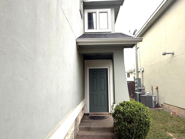 Building Photo - 9310 Albany Dr