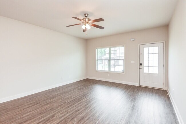 Building Photo - 1008 Allegiance Dr