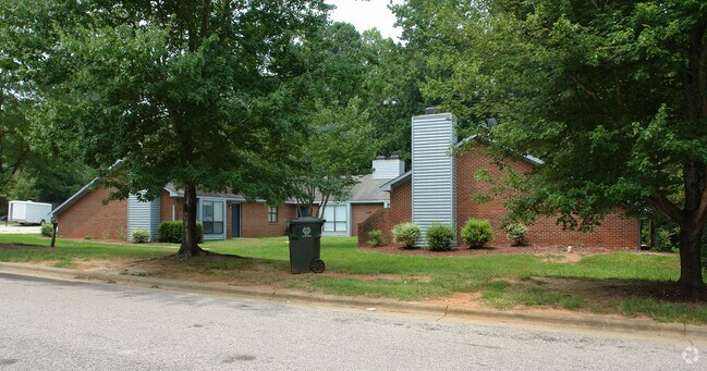 Building Photo - 6705 Magnolia Ct