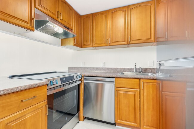 Building Photo - 2542 Date St