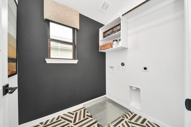 Building Photo - Revolution Way, Missouri City, TX 77489 - 3 BR 2.5 BA single-family home