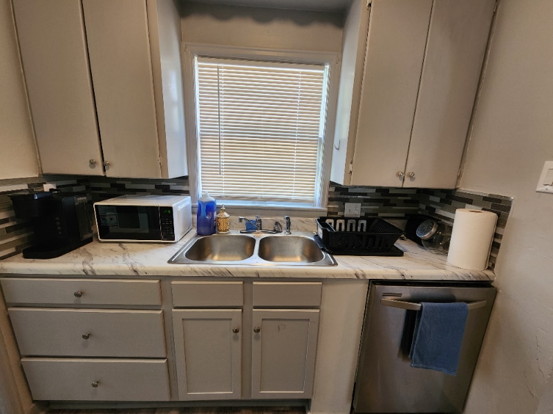 Building Photo - 626 N Oliver St