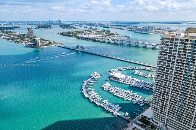 Building Photo - 1717 N Bayshore Dr