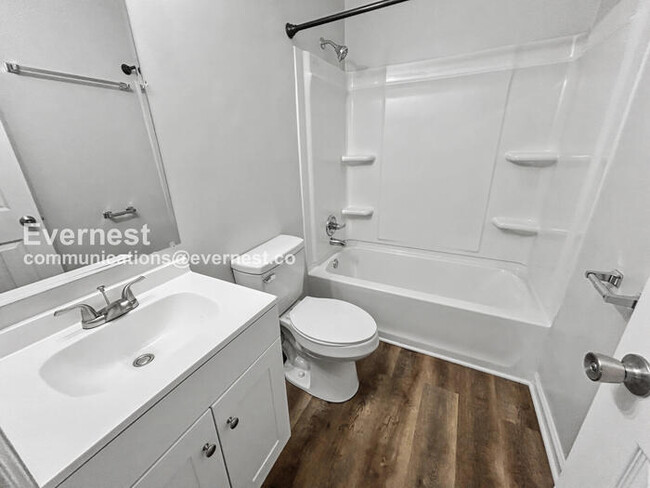 Building Photo - 505 Chestnut Ln