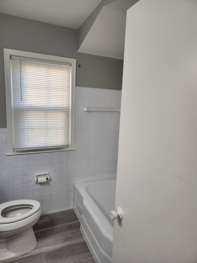 Building Photo - 11627 Bramell