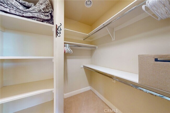 Building Photo - 5595 Tanbark Ct
