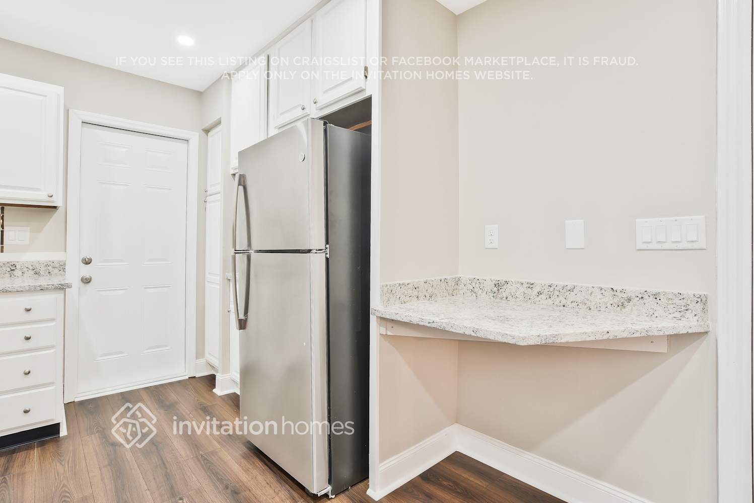 Building Photo - 1088 E Page Dr