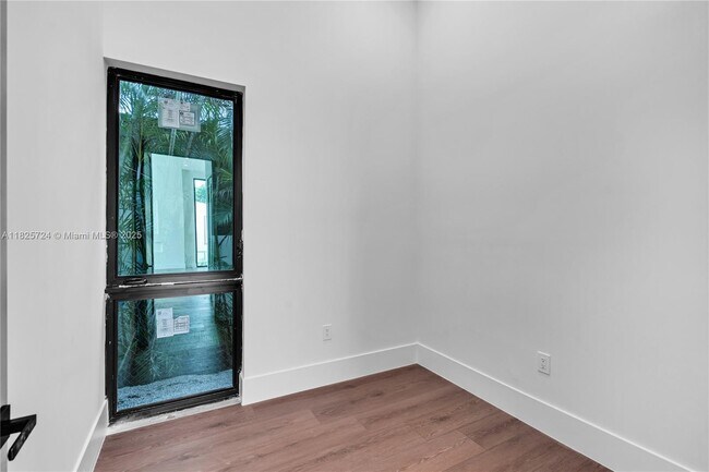 Building Photo - 424 NW 43rd St
