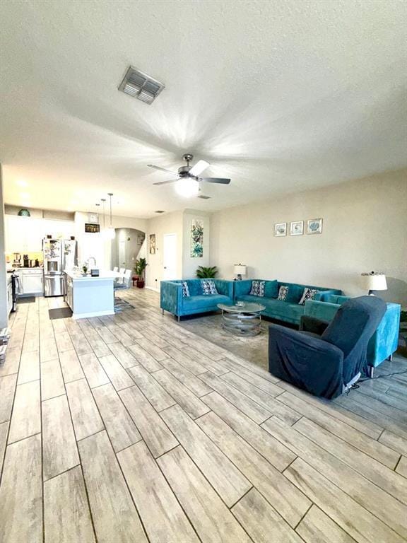 Building Photo - 204 Rustic Loop