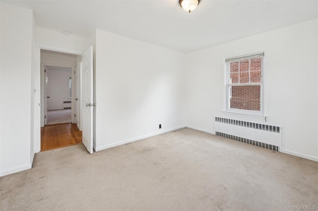 Building Photo - 138 Colonial Pl