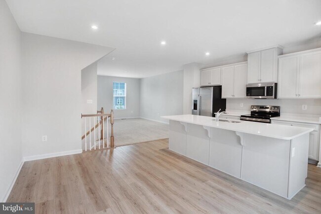 Building Photo - 9346 Tanfield Dr