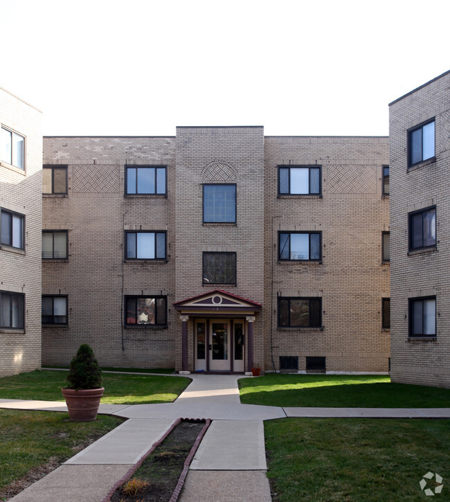 Building Photo - Beverly Court Apartments