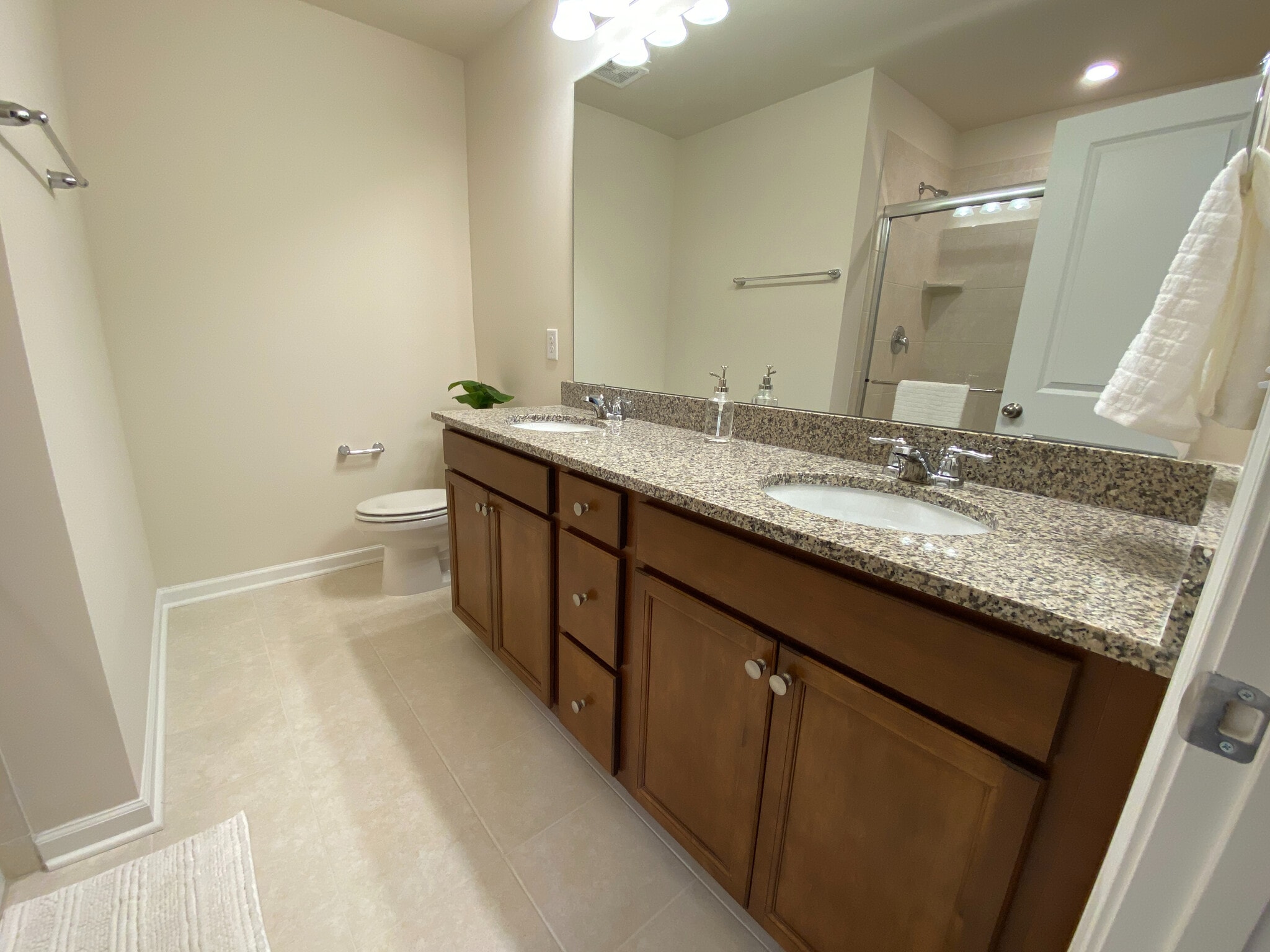 Building Photo - Room in Townhome on Whitesell Way