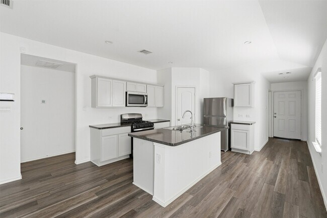 Building Photo - 5215 Mossdale Blf Ln