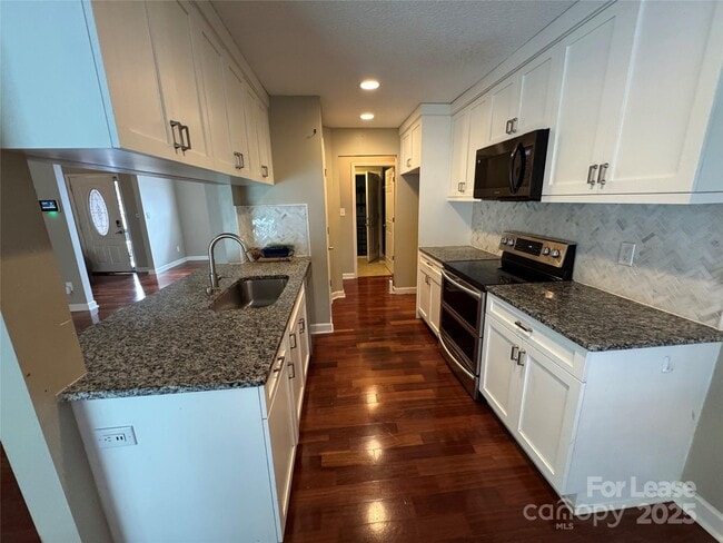 Building Photo - 3802 Cassidy Dr