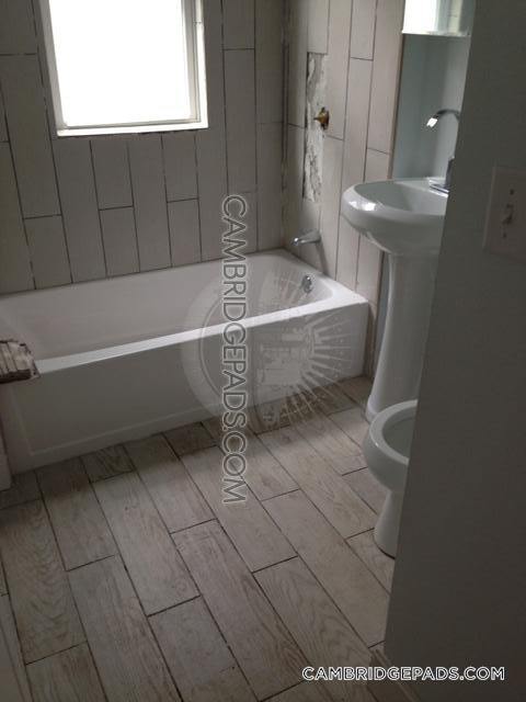 Building Photo - 376 Prospect St