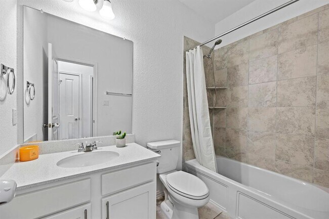 Building Photo - 166 Coronella Dr