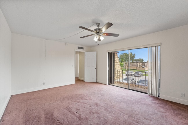 Building Photo - 156 Lake Arbor Dr