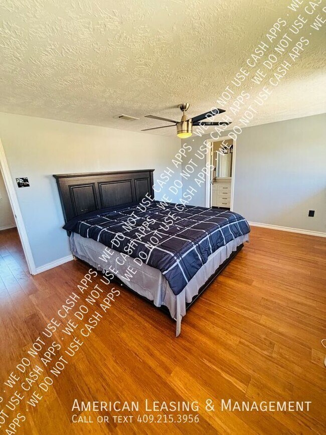 Building Photo - 1385 Howell St