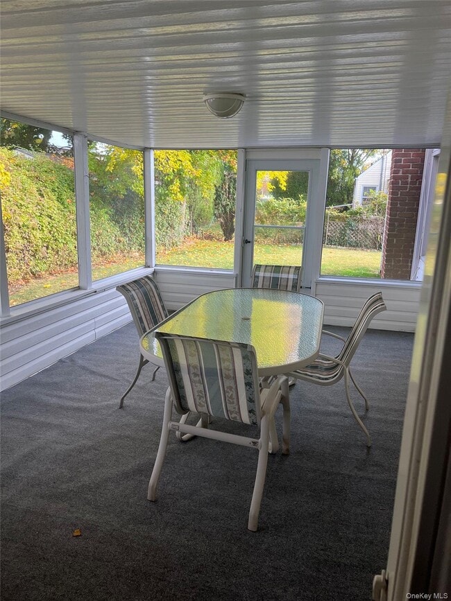 Building Photo - 1803 Albermarle Ave