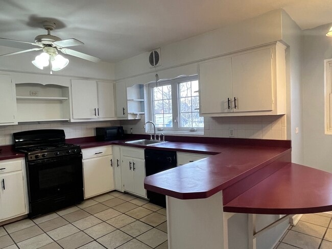 Building Photo - 918 N 5th Ave